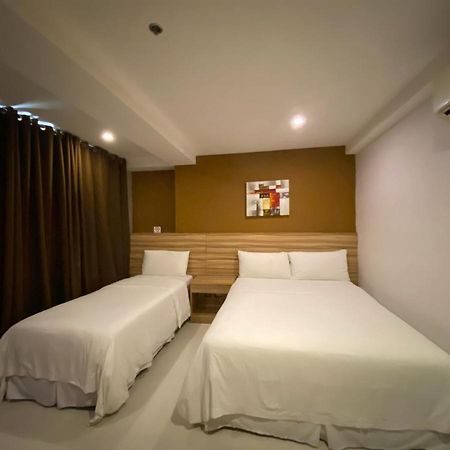 Capital O 820 Guijo Suites Makati มะนิลา ภายนอก รูปภาพ