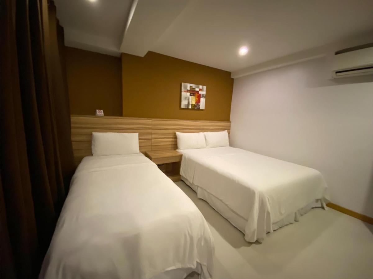 Capital O 820 Guijo Suites Makati มะนิลา ภายนอก รูปภาพ