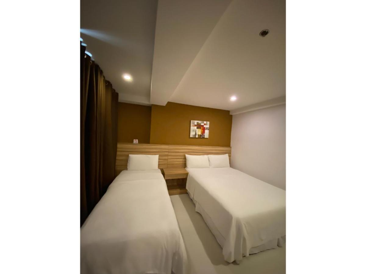 Capital O 820 Guijo Suites Makati มะนิลา ภายนอก รูปภาพ