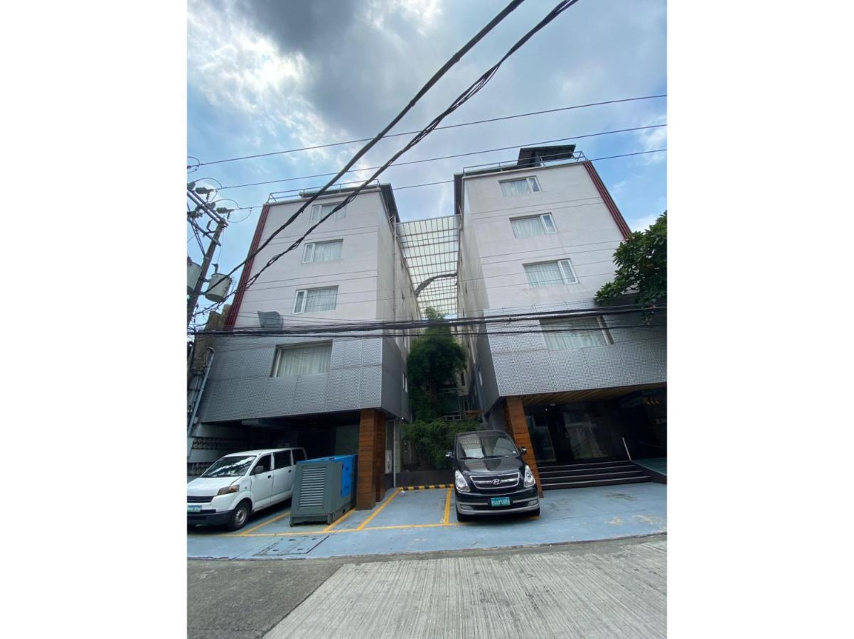 Capital O 820 Guijo Suites Makati มะนิลา ภายนอก รูปภาพ